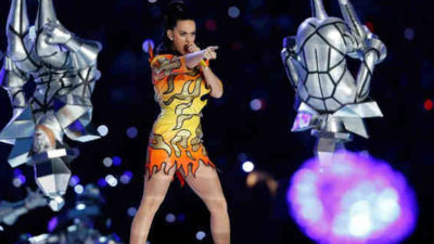 Katy Perry’den muhteşem sahne şovu